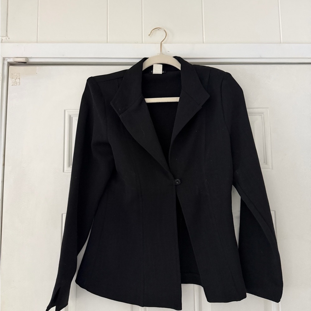 Elegant Black professional modern tightening fitted extra chic Women's Blazer - Picture 3 of 5